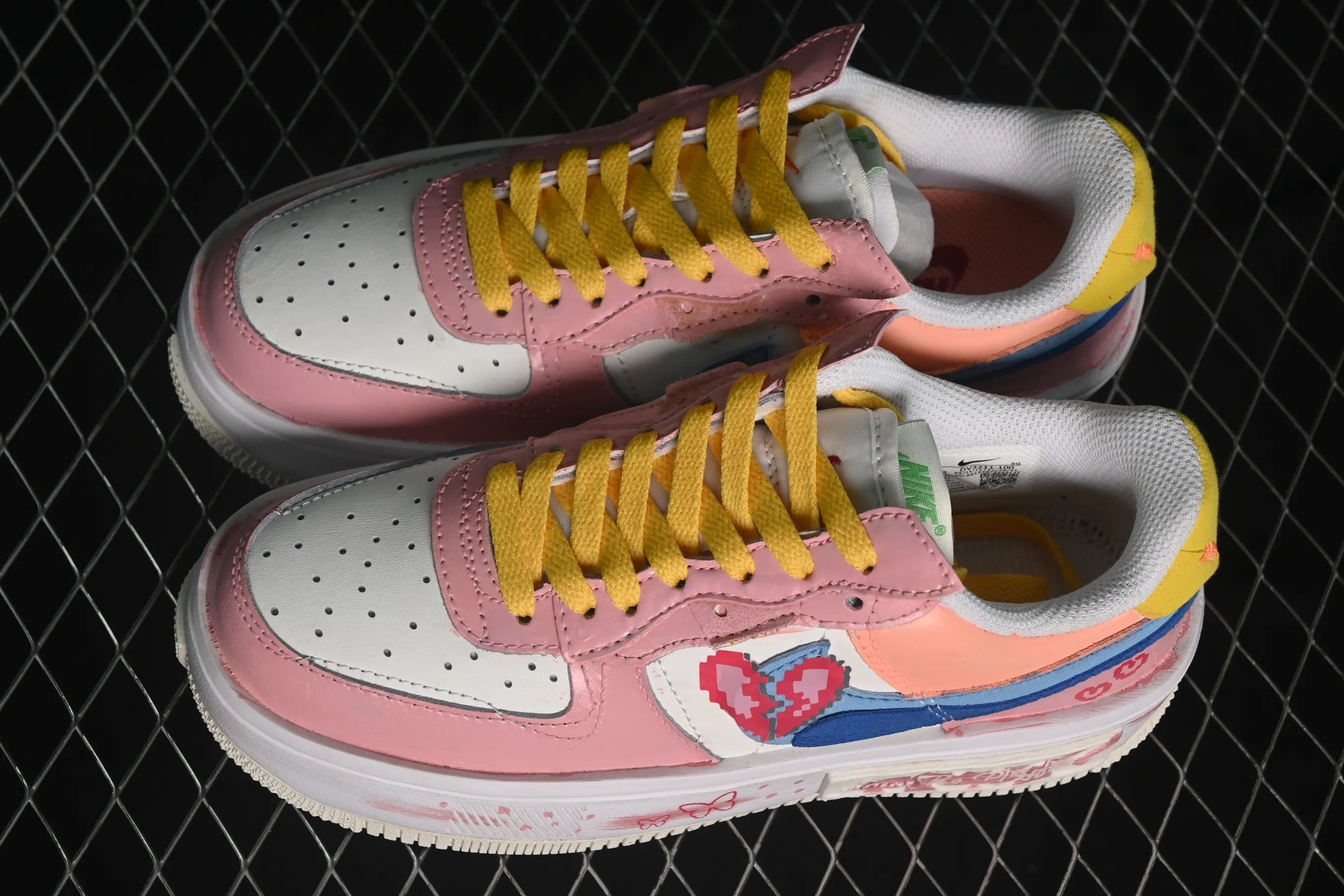 All categories Nk Air Force 1 Air Force series Nk Air Force 1 Fontanka Air Force low-top Nike Air Force 1 Fontanka "Pixel Sweetheart" Hand-painted graffiti Pixel Sweetheart Air Force One customized sneakers DV3211-001
